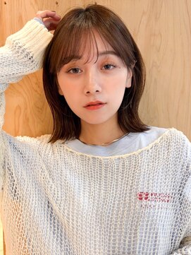 レイヤーボブ　オリーブベージュ　小顔　グレーブラウン