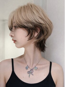 シオン(shion) 顔周りレイヤー前髪カットハイトーンウルフカット_ba583741