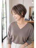 40代50代小顔見え白髪ぼかし丸みショート