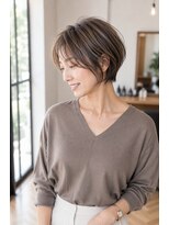 バグズ(Baguz)&nbsp;40代50代小顔見え白髪ぼかし丸みショート