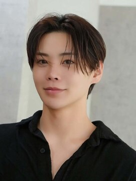 エイル 北堀江(Eir) サンウォン風 センターパート 前下がり シースルー 韓国風