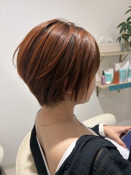 ビーエフサロン(BxF SALON) 乾かすだけで美シルエット♪明るめカラーの艶ショートボブ