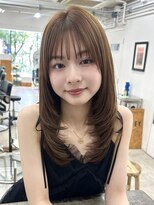 ポーチバイハニー オモテサンドウ(PORCH by HONEY omotesando)&nbsp;ミディアムヘアハッシュカット顔まわりカットベージュカラー2