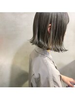 ミント(mint) 透明感グレー&切りっぱなしボブ