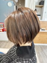 ルアナ(Luana) 前髪長め前下がりショートボブ☆