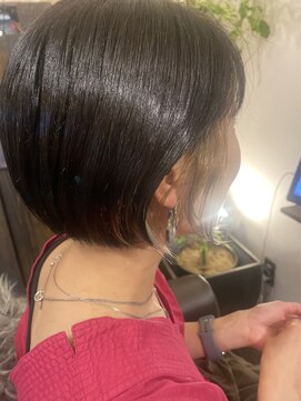 スノードロップ(SNOW DROP) イヤリングカラーでオシャレボブ