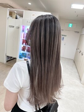 シャルムバイケンジ(Charm.by KENJE) グレーベージュニュアンスカラーヘルシースタイルレイヤーロング