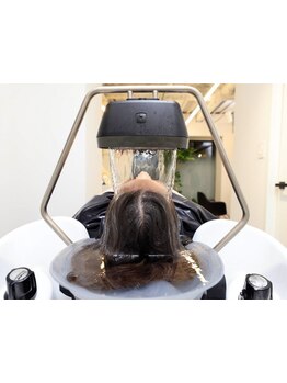 台湾で経験を積んだスタイリストによる本格的なヘッドスパで癒しの時間をご提供*一度体感するとやみつきに!