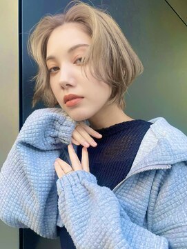 トルネード(TORNADO) 外国人風ショート ベージュ ハンサムショート 海外ベージュA0217