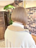 マロンベージュタッセルカットベージュショートボブ