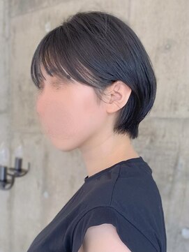 ハーフアンドハーフ(HALF and HALF) ショートボブ/ショートカット/地毛風ストレート