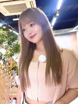 イコ 心斎橋(.ico) くびれヘアハイライトカラーミルクティーグレージュセミロング