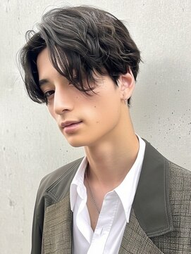 ヴェイン 渋谷(vain) センターパート 韓国風パーマ ミディアムパーマ 眉毛カット 20代