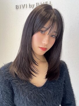 ビビバイベル(BiVi by BHEL) 桑名ロングレイヤーカットハッシュカット透明感カラー重めロング