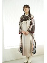 ピケトワール(piquetoile)&nbsp;卒業式のヘアセットと袴の着付け