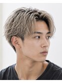 ハイトーンカラーセンターパート夏髪爽やかシルバー