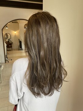 ヴィアンカ(Vianca) 透け感グレージュ