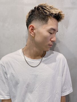 フランクスバーバーリザーブ 人形町店(FRANK’S BARBER RESERVE) ロースキンフェードアップバング y