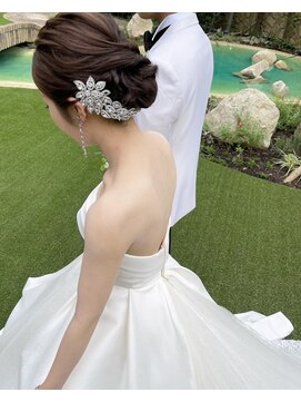 パリスパート2 洋装 毛流れ 綺麗 シンプル タイト シニヨン ヘアアレンジ