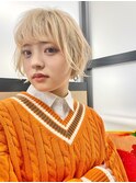 大人可愛いショートボブ×プラチナベージュ