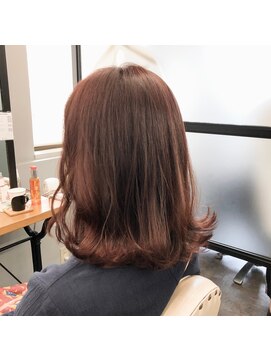 ナンバー アリア 三軒茶屋(N° aria) 《三軒茶屋 N°aria》ピンクブラウン外ハネくびれミディアム