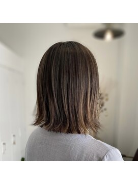 ロッカ(ROCCA) 外はねボブ×グレージュカラー◎