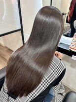 ミリア(MILIA)&nbsp;大人可愛い30代40代50代小顔髪質改善ケラスターゼストレート