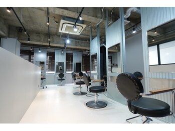 men's salon Gaudi 高槻店【メンズサロン ガウディ】