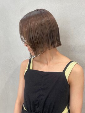 ニトバイアンキシム(nit by ahnkism) ボブミルクティーベージュブリーチダブルカラー堀江