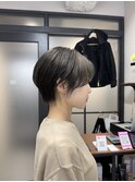 大人ショートヘア/オリーブカラー