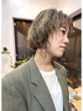 ナループロアオハナ(Nalu pu loa ohana) ボブパーマミニボブパーマくせ毛風パーマブリーチパーマ