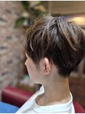 刈り上げ女子 ハンサムショート