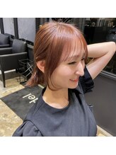 韓国アイドルのような最旬ヘア！顔周りカットで小顔に見える◎