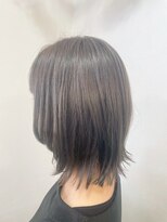 リリー LILY ヘアー メイク HAIR アンド & MAKE&nbsp;ココアブラウン小顔×くびれミディアム ネオウルフ20代30代