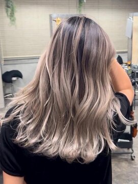 アポロ 横浜駅店(apollo) xバレイヤージュ/ホワイトグレージュ/レイヤーカット