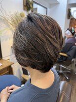 ヘアーサロン ラフリジー(Loufreasy)&nbsp;大人の丸みショート×流れるレイヤー