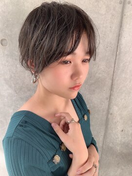 ユーフォリア 新宿通り(Euphoria) 隠しハイライトでさりげなくおしゃれをアピール小顔ショート☆