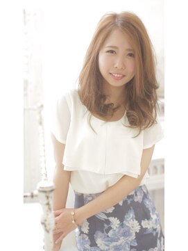 モダンメイド 四条烏丸(modern made) 前髪あり耳掛け丸みくびれショートボブ20代30代40代50代60代