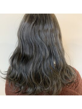 ユーフォリア 新宿通り(Euphoria) 透明感ダークグレージュ×ゆるふわセミロング◎