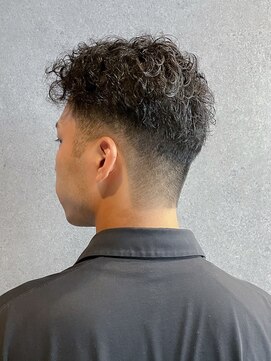 フジヤマバーバーショップ アジト(FUJIYAMA BARBER SHOP ajito) バーバー七三フェードパーマ【田中美旺】b1107