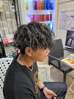 ヘアーグランデシーク(Hair Grande Seeek)&nbsp;メンズツイストスパイラルパーマホワイトハイライトメッシュ☆