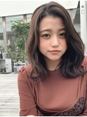 黒髪までいかないけど前髪長く、セクシーでかわいいデザイン