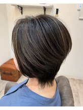 ヘアアトリエ ソア(soi) 白髪ぼかし