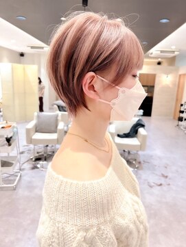 シシ 大宮(She 2.) 大人ショートボブ/ホワイトグレージュ/ブリーチ/ダブルカラー