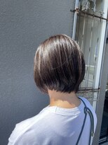 ユーフォリア(Euphoria) 白髪ぼかしカラー×ショートカット