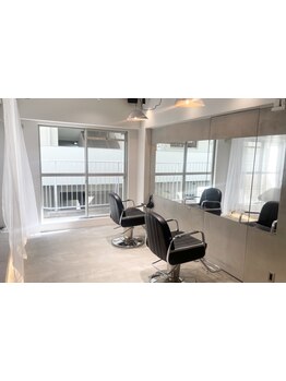 マンツーマンのプライベート空間♪歴10年以上のベテランスタイリストによる細やかなサービスが嬉しい◎