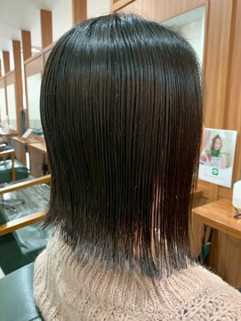 ビーチ ヘア メイク 綱島店(BEACH hair make) 束感と艶めき。クールなウェットストレートロブ