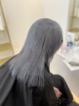 シャルム バイ アローズ 久留米店(CHARM BY AROSE) シルバー/ハイトーン/Wカラー/ケアブリーチ