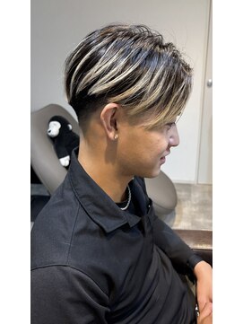 ヘアーロアム(hair Roam) 前下がりセンターパート