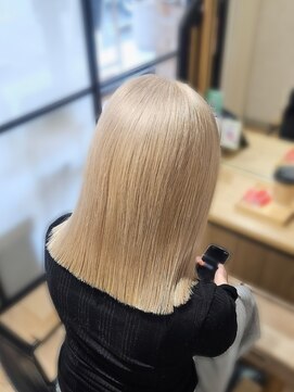 美容室 アクター ハイトーンベージュ